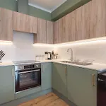 Luxurious & Spacious Central Modern 2Bed Flat
