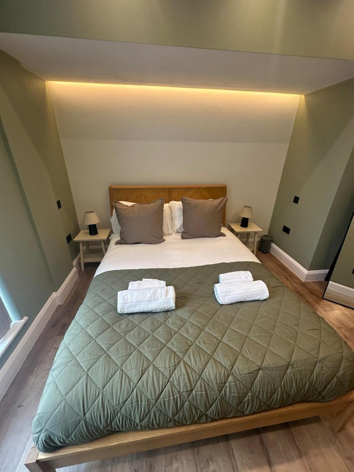 Luxurious & Spacious Modern 2bed Flat Apartment *