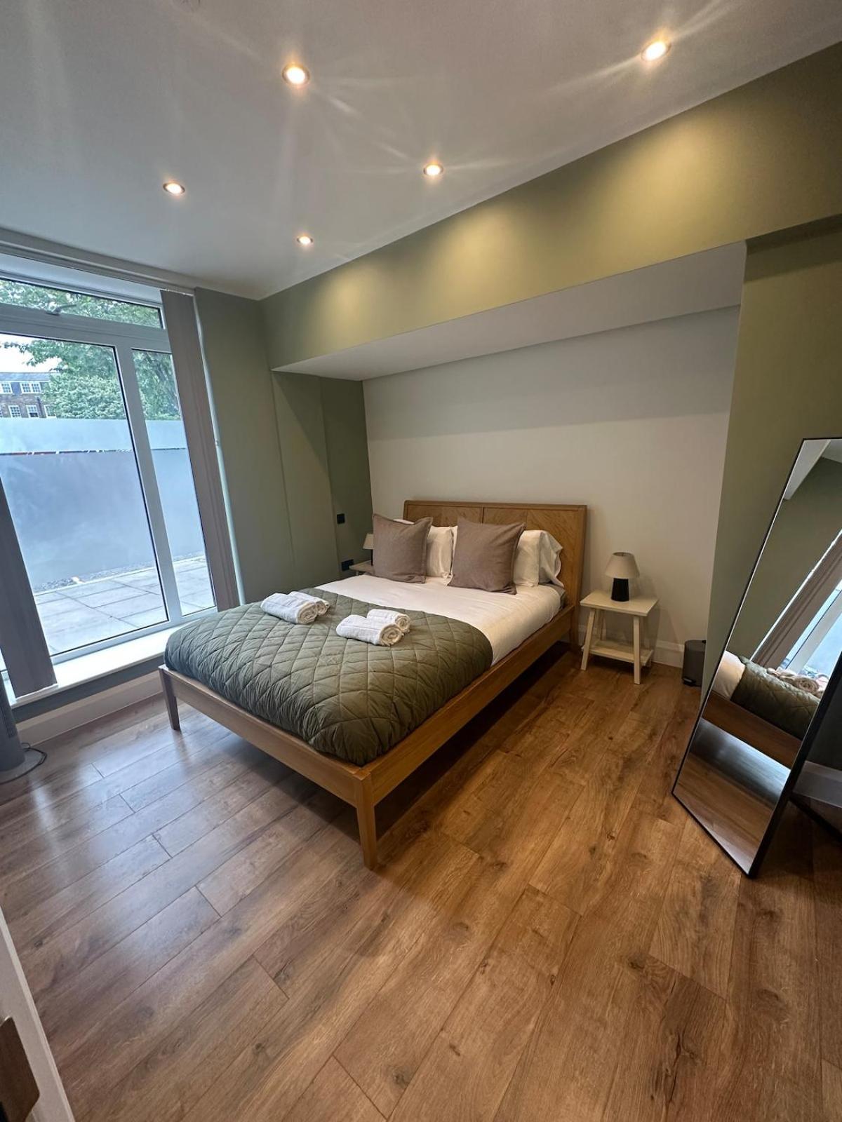 Luxurious & Spacious Modern 2bed Flat Apartment London