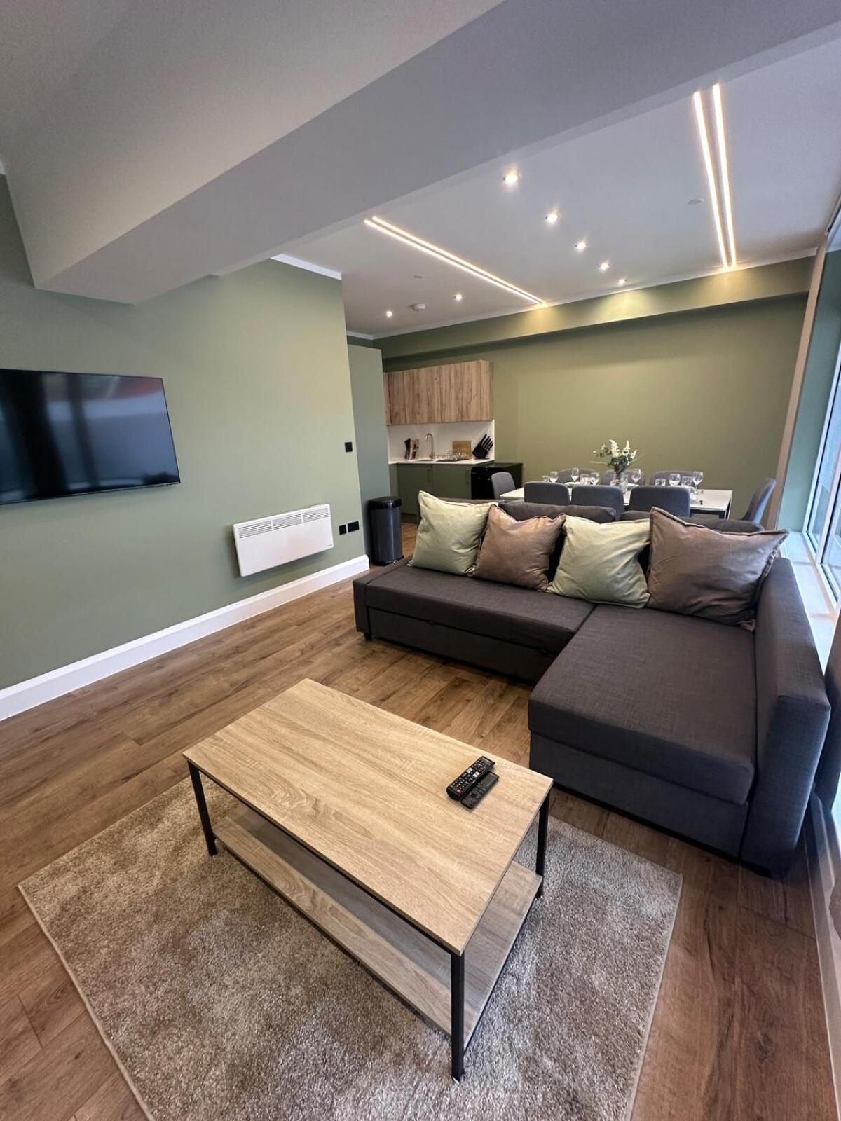 Luxurious & Spacious Modern 2bed Flat Apartment *
