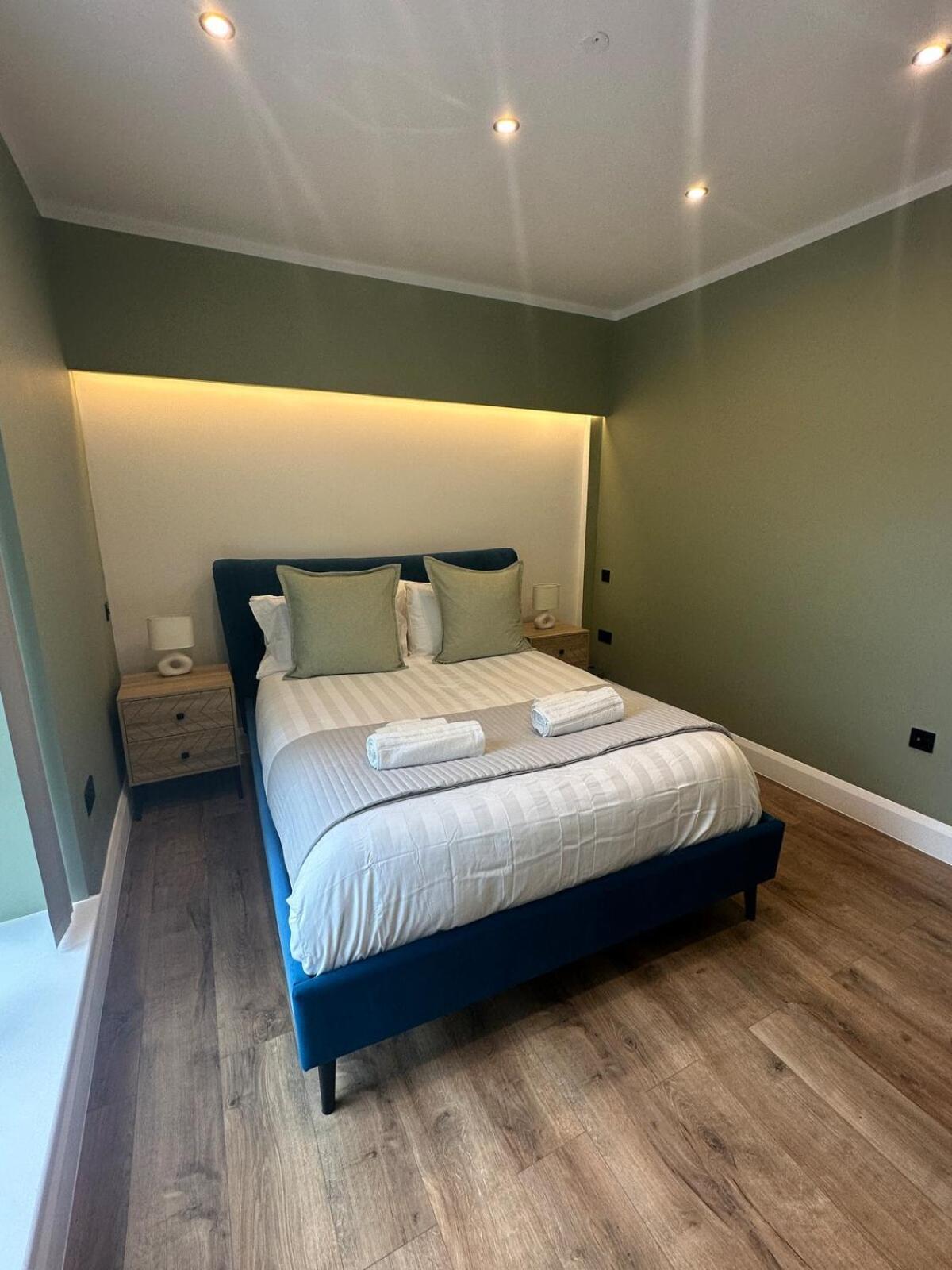 Luxurious & Spacious Modern 2bed Flat Apartment London