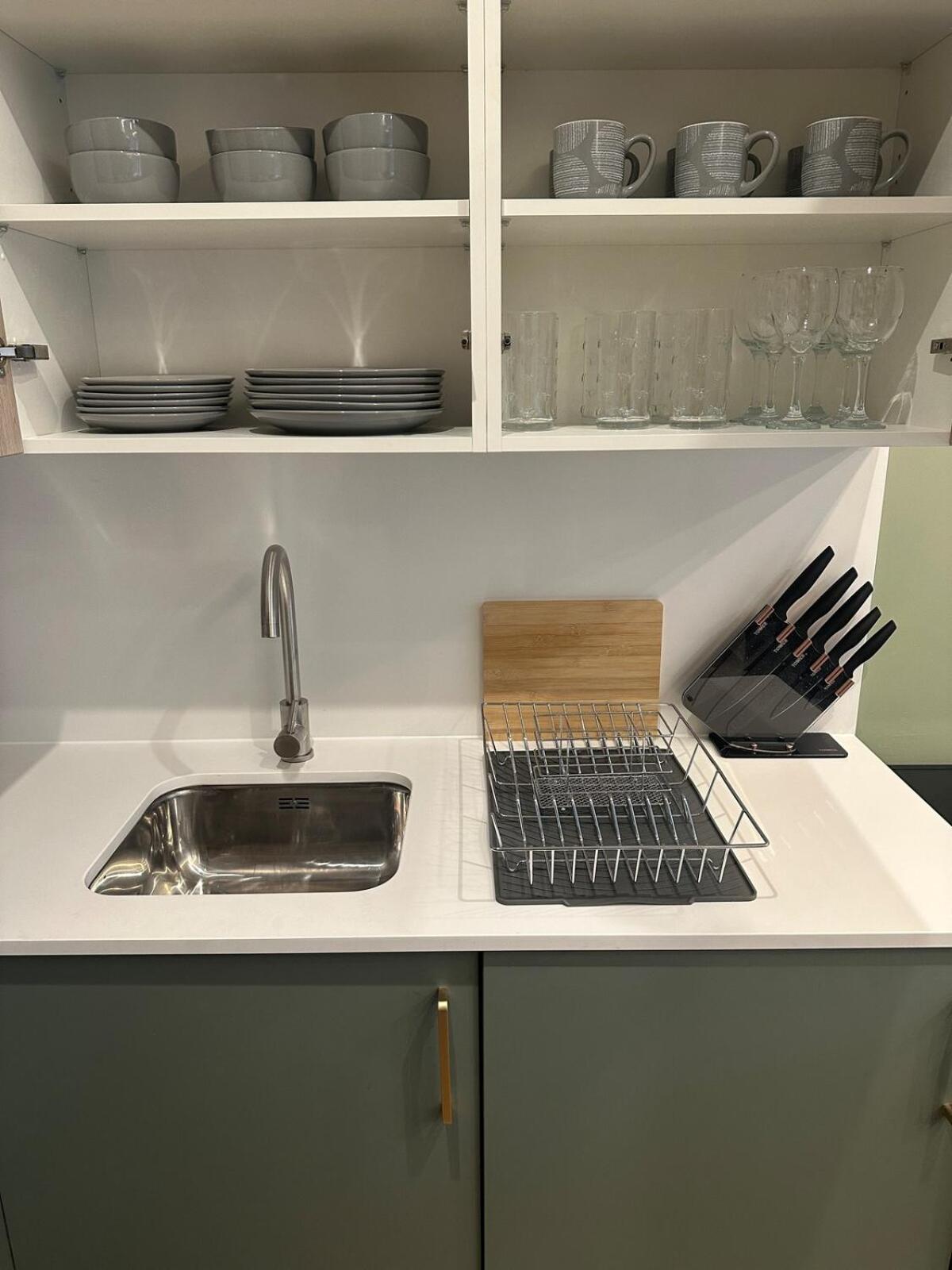 Luxurious & Spacious Modern 2bed Flat * London