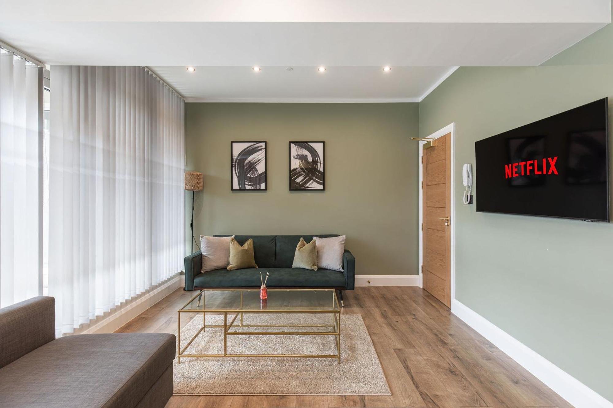 Luxurious & Spacious Modern 2bed Flat