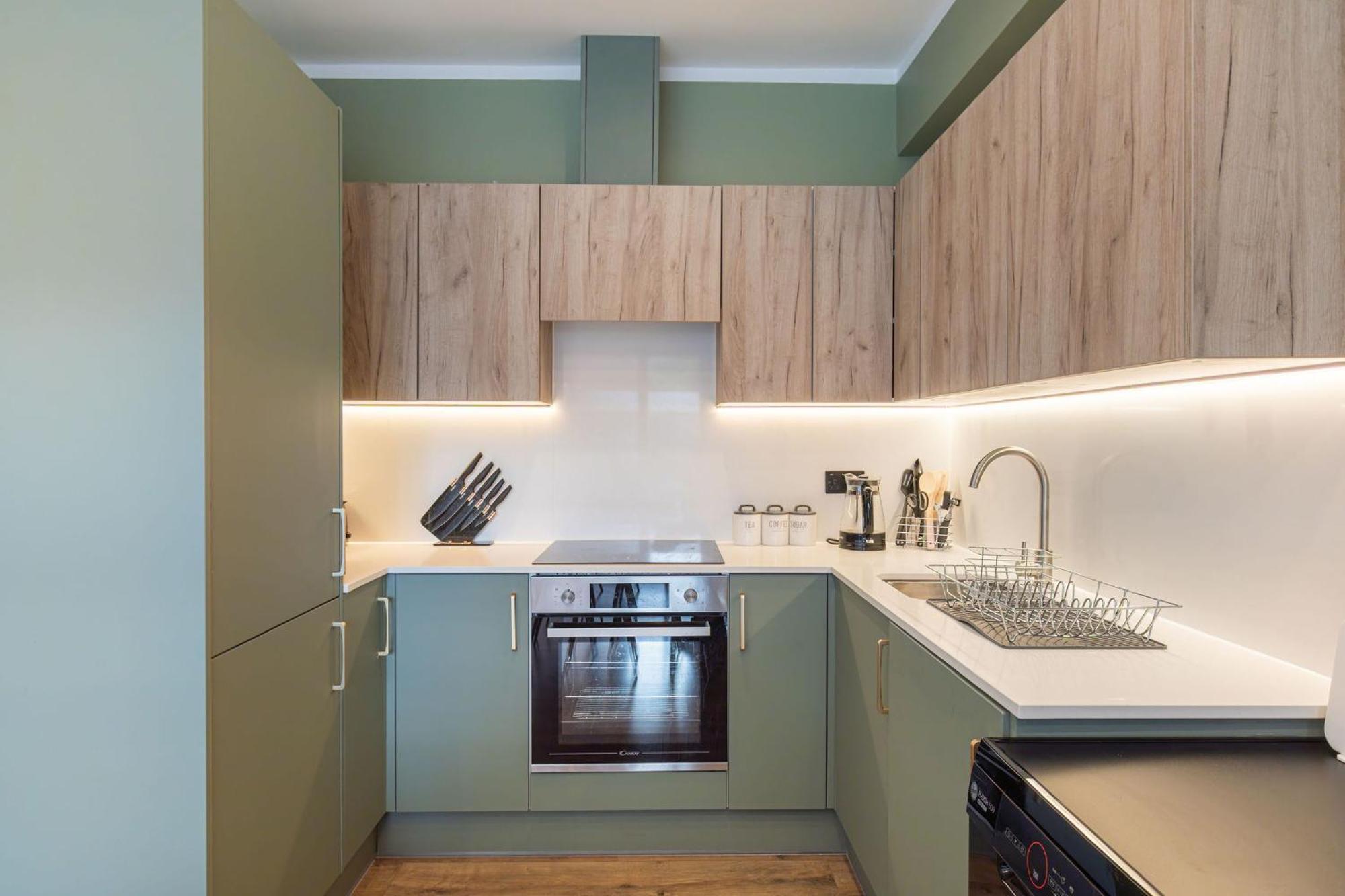 Luxurious & Spacious Modern 2bed Flat * London