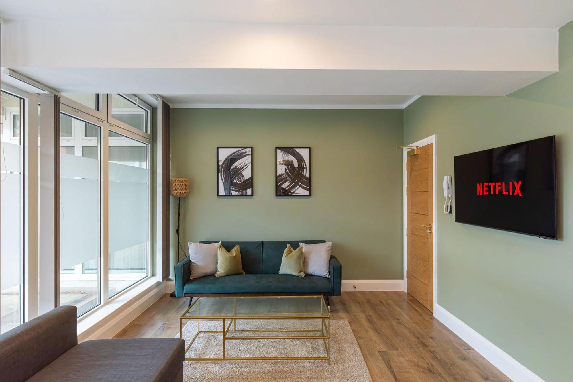 Luxurious & Spacious Modern 2bed Flat London